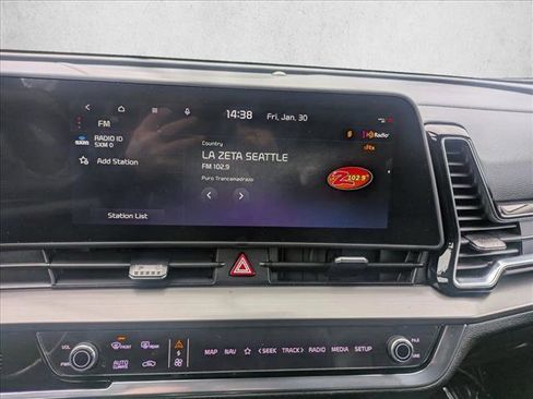 Used 2023 Kia Sportage EX image 16