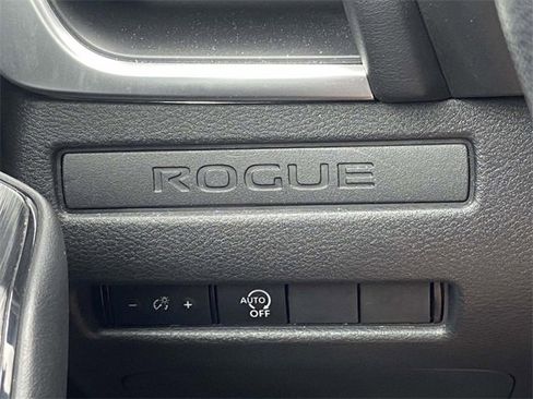 Used 2023 Nissan Rogue S image 26