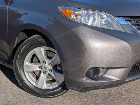 Used 2015 Toyota Sienna LE image 11