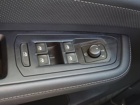 Used 2025 Volkswagen Atlas SEL Premium R-Line image 30