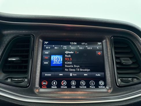 Used 2018 Dodge Challenger SXT Plus image 5