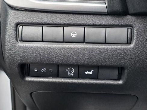 Used 2024 Nissan Rogue SV image 24