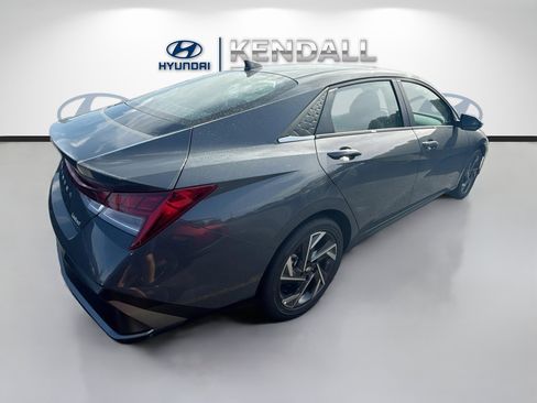 New 2026 Hyundai Elantra Limited FWD image 6