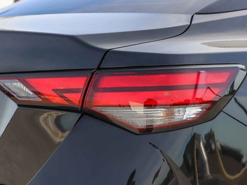 Used 2024 Nissan Sentra S image 9