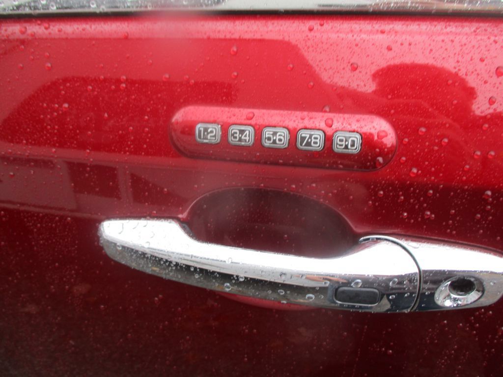 Used 2013 Lincoln MKX AWD image 8