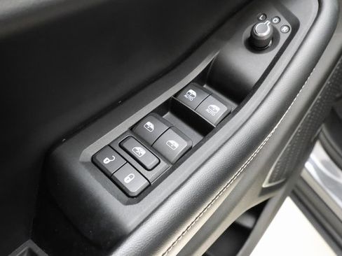 Used 2022 Jeep Grand Cherokee L Limited image 9