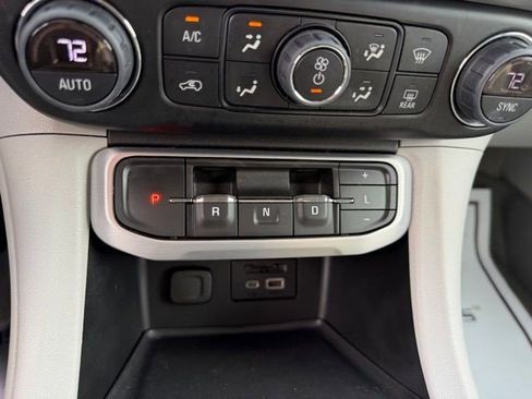 Certified 2023 GMC Acadia SLT image 30