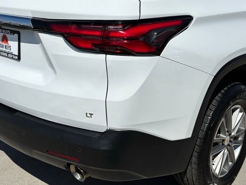 Used 2023 Chevrolet Traverse LT image 5