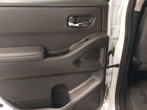 Used 2024 Nissan Frontier SV w/ SV Convenience Package AWD/4WD image 28
