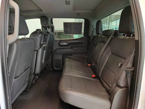 Used 2025 GMC Sierra 1500 SLT AWD/4WD image 13