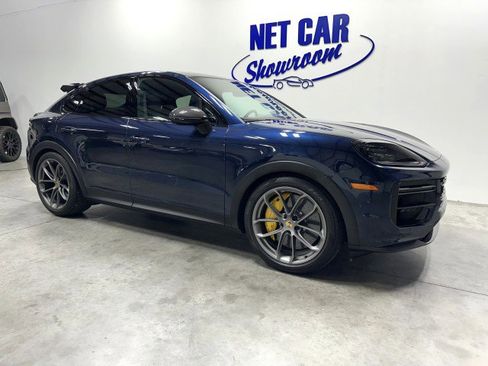 Used 2024 Porsche Cayenne Turbo GT image 4