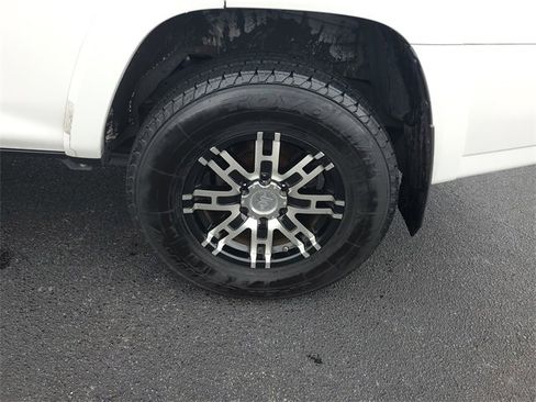 Used 2018 Toyota 4Runner SR5 image 5