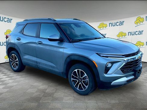 Used 2025 Chevrolet TrailBlazer LT image 1