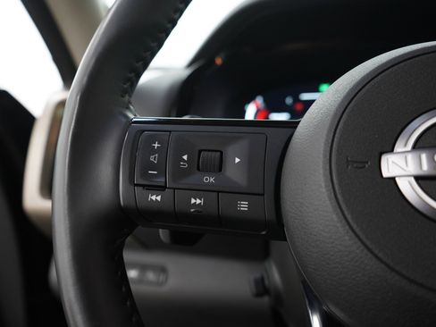 Used 2023 Nissan Pathfinder Platinum AWD/4WD image 30