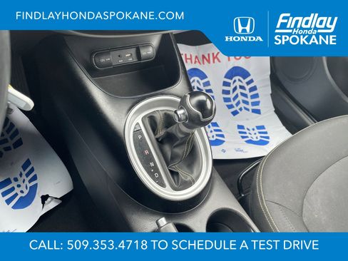 Used 2016 Kia Soul + image 12