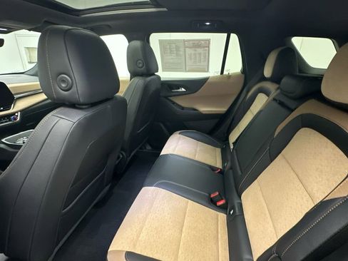 Used 2025 Chevrolet Equinox ACTIV w/ Safety and Technology Package image 10