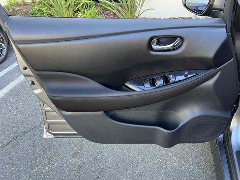Used 2022 Nissan Leaf SV Plus w/ Protection Package FWD image 39