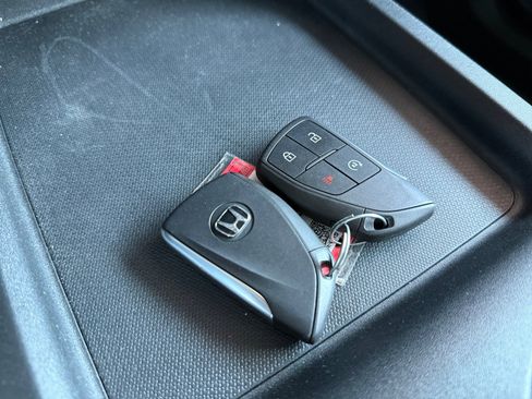 Used 2024 Honda Prologue EX image 20