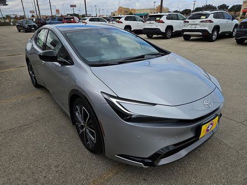 New 2026 Toyota Prius XLE image 4