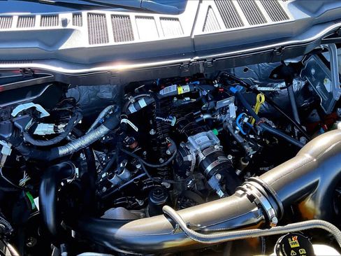 Certified 2022 Ford F150 XLT w/ Equipment Group 302A High image 33