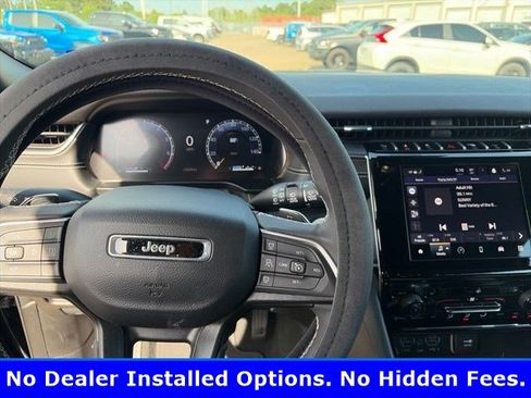 Used 2024 Jeep Grand Cherokee Altitude AWD/4WD image 7