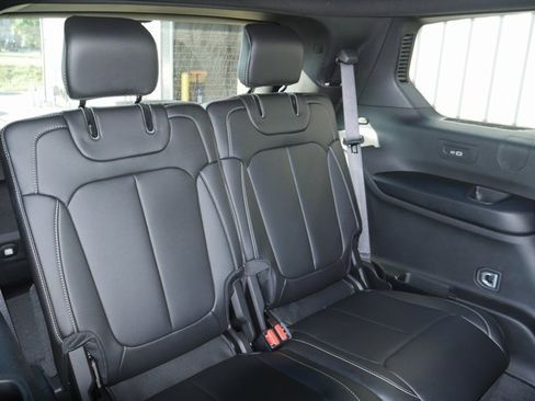 New 2025 Jeep Grand Cherokee L Limited w/ Black Appearance Package image 24