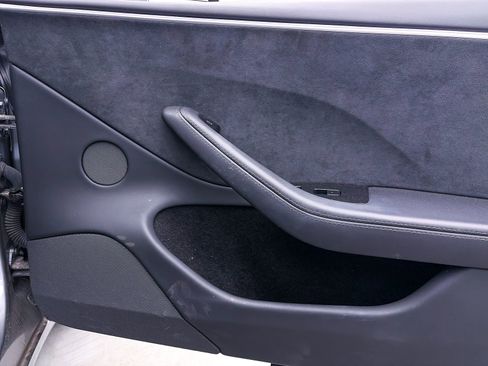 Used 2024 Tesla Model 3 Performance image 30