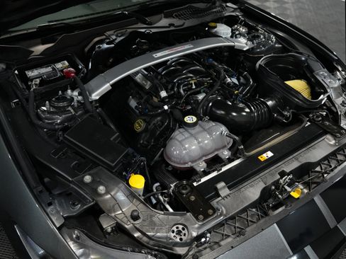 Used 2019 Ford Mustang Shelby GT350 w/ Technology Package image 46