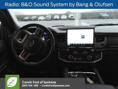 Used 2024 Ford Expedition Limited image 4
