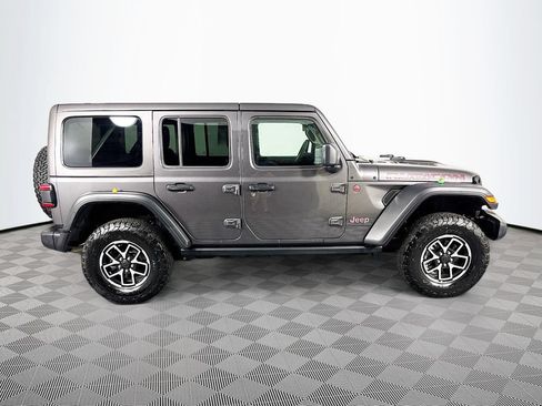 Used 2025 Jeep Wrangler Unlimited Rubicon AWD/4WD image 8