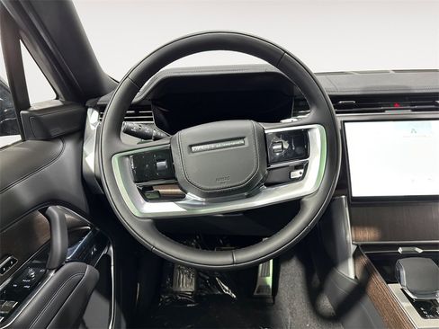 New 2025 Land Rover Range Rover SE image 11