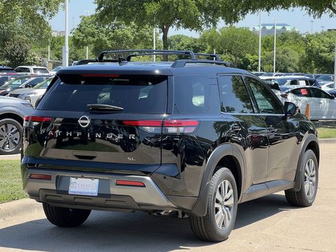 New 2026 Nissan Pathfinder SL FWD image 4