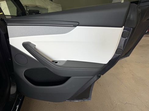 Used 2026 Tesla Model Y Long Range image 30