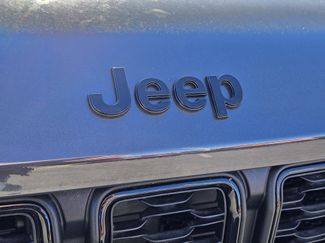 New 2025 Jeep Grand Cherokee L Altitude video 3