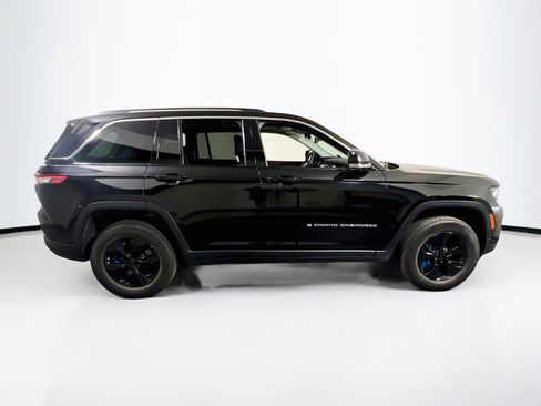 Used 2022 Jeep Grand Cherokee Limited 4xe w/ Luxury Tech Group II AWD/4WD image 4