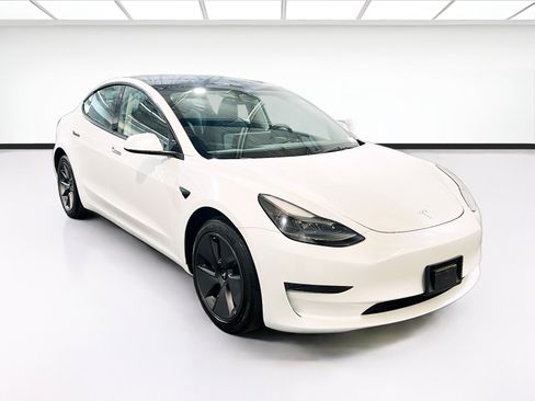 Used 2023 Tesla Model 3 Standard Range RWD image 3