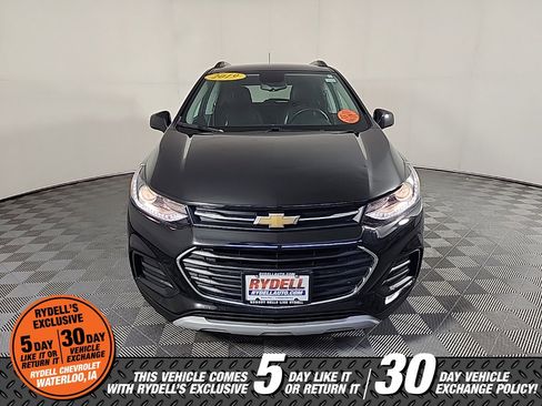 Used 2019 Chevrolet Trax LT w/ LT Convenience Package image 3