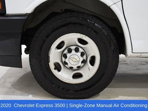 Used 2020 Chevrolet Express 3500 w/ Driver Convenience Package image 6