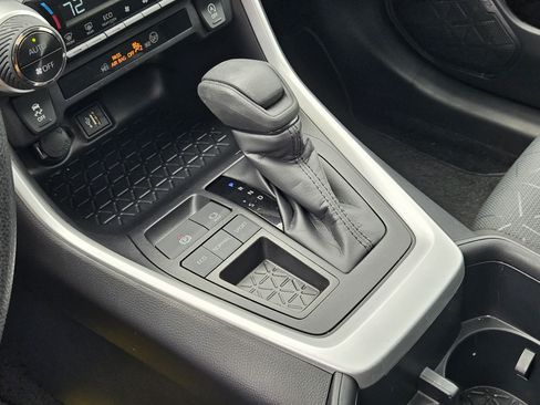 Used 2025 Toyota RAV4 XLE w/ Convenience Package FWD image 21