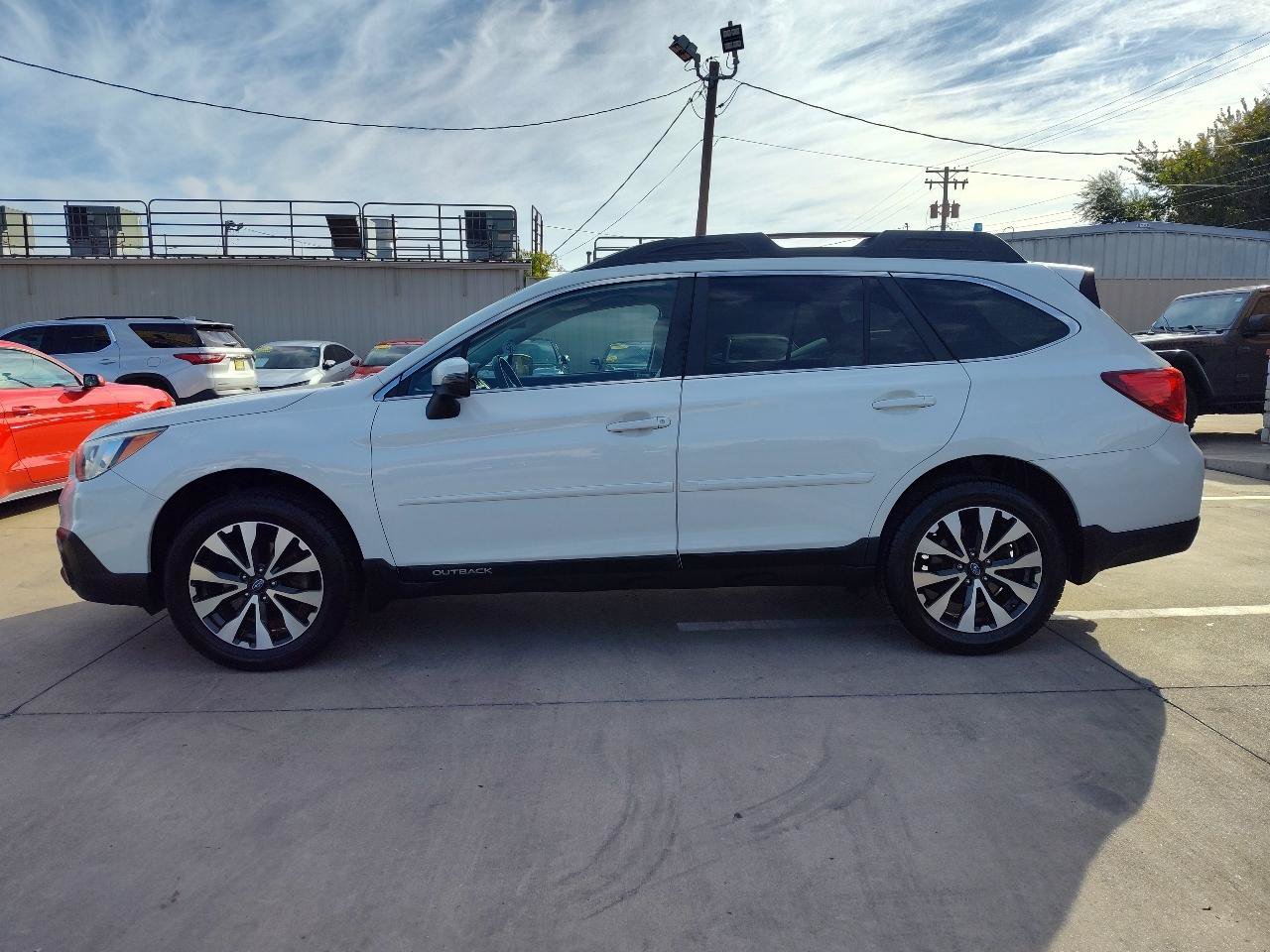 Used 2017 Subaru Outback 2.5i Limited AWD/4WD image 7
