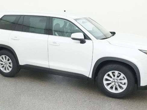 New 2026 Toyota Grand Highlander XLE image 26