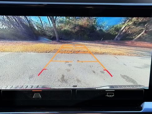 Used 2024 GMC Sierra 1500 Elevation image 10