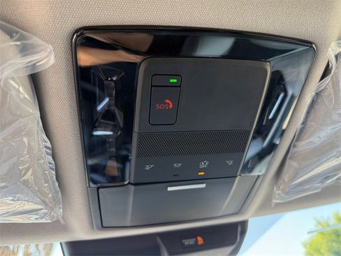 New 2025 Mitsubishi Outlander SE image 23