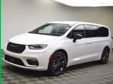 New 2026 Chrysler Pacifica Select image 2