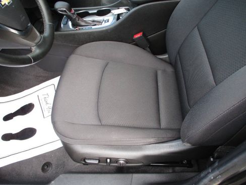 Used 2023 Chevrolet Malibu LS FWD image 5
