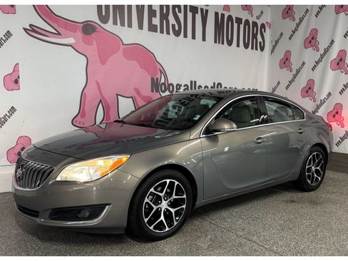 Used 2017 Buick Regal Sport Touring image 8