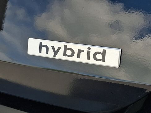 Used 2025 Hyundai Elantra SEL FWD image 29