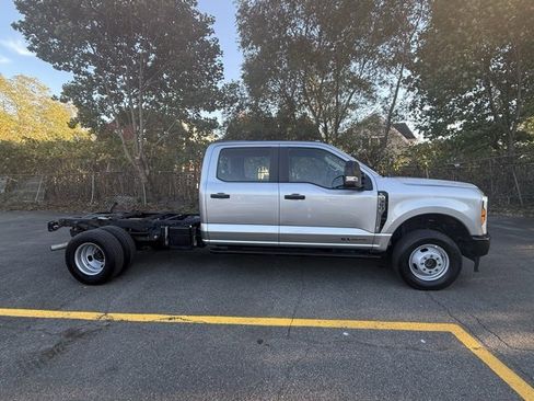 Used 2023 Ford F350 XL image 8