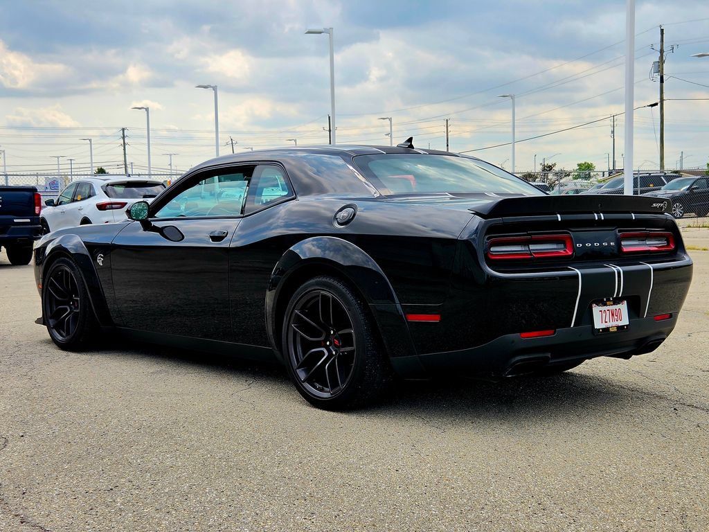 Used 2018 Dodge Challenger SRT Hellcat RWD image 4