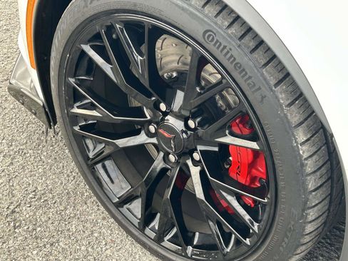 Used 2016 Chevrolet Corvette Z06 w/ 2LZ Preferred Equipment Group image 9